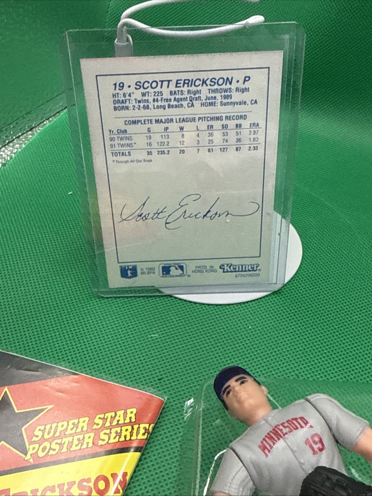 1992 Starting Lineup Scott Erickson Minnesota Twins Action Figure Card & Poster - toyscardscomics
