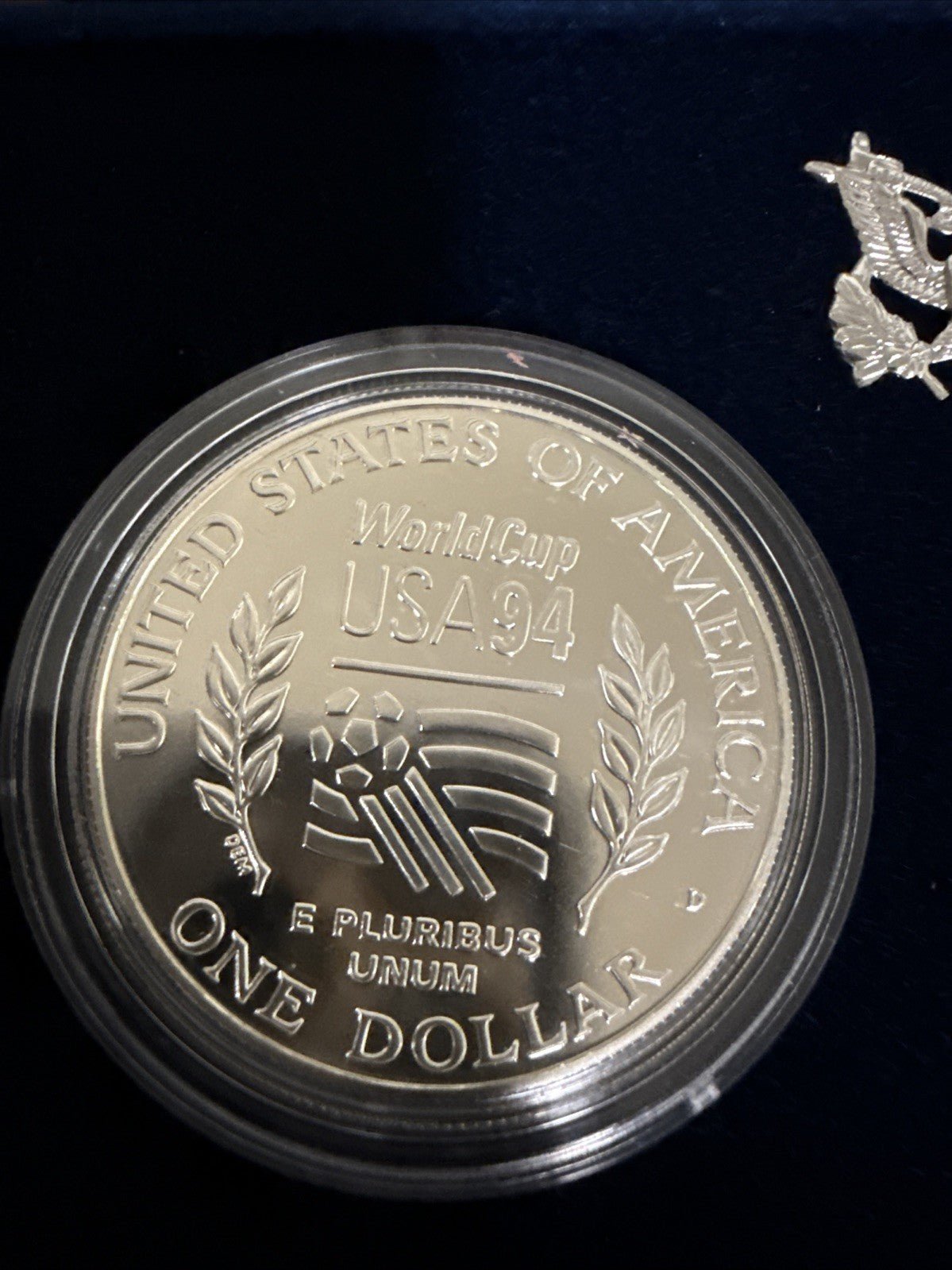 1994 - D World Cup Soccer BU Commemorative 90% Silver Dollar in Box With COA. - toyscardscomics