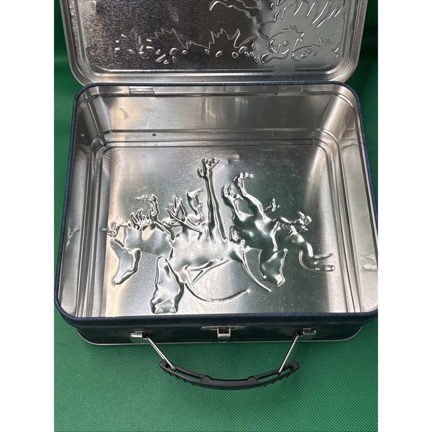 Jurassic World Park Tin Lunch Box T-Rex Velociraptor Dinosaurs Embossed 2015