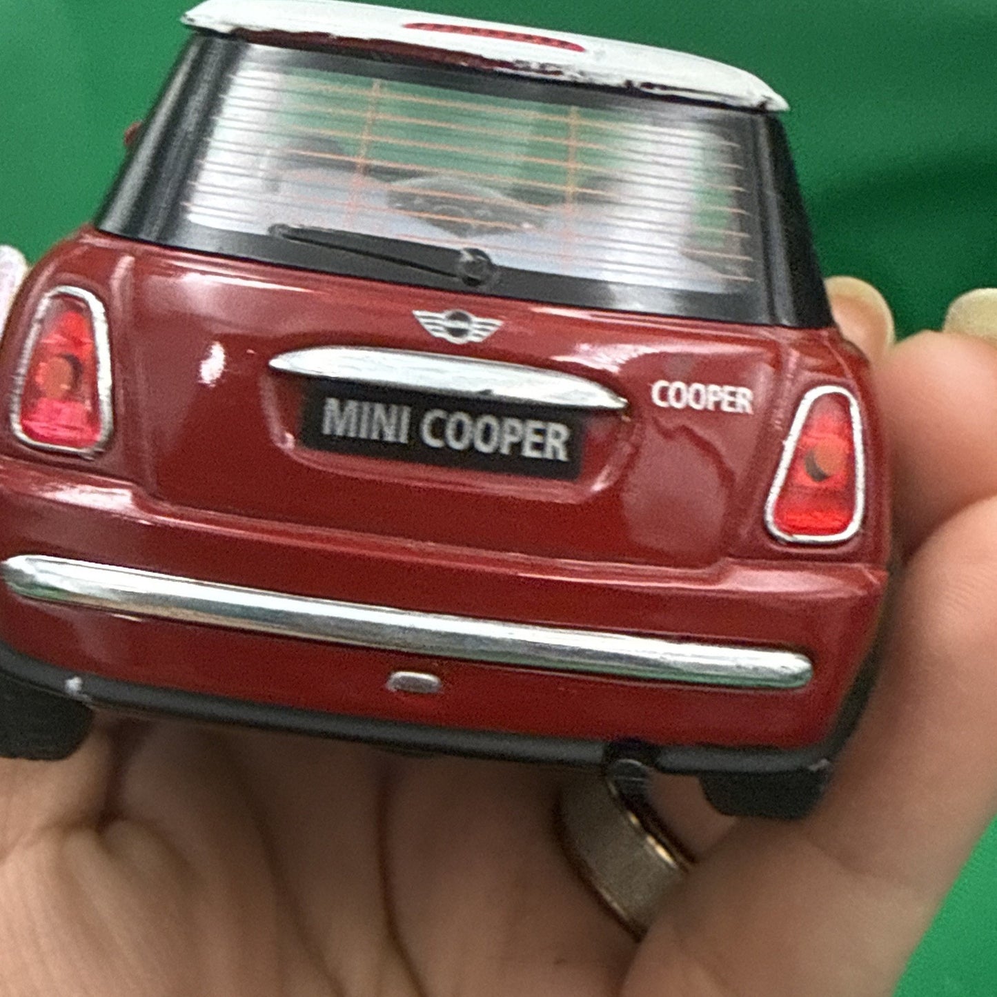 KINSMART NEW MINI COOPER DIECAST CAR 1:28 scale RED.
