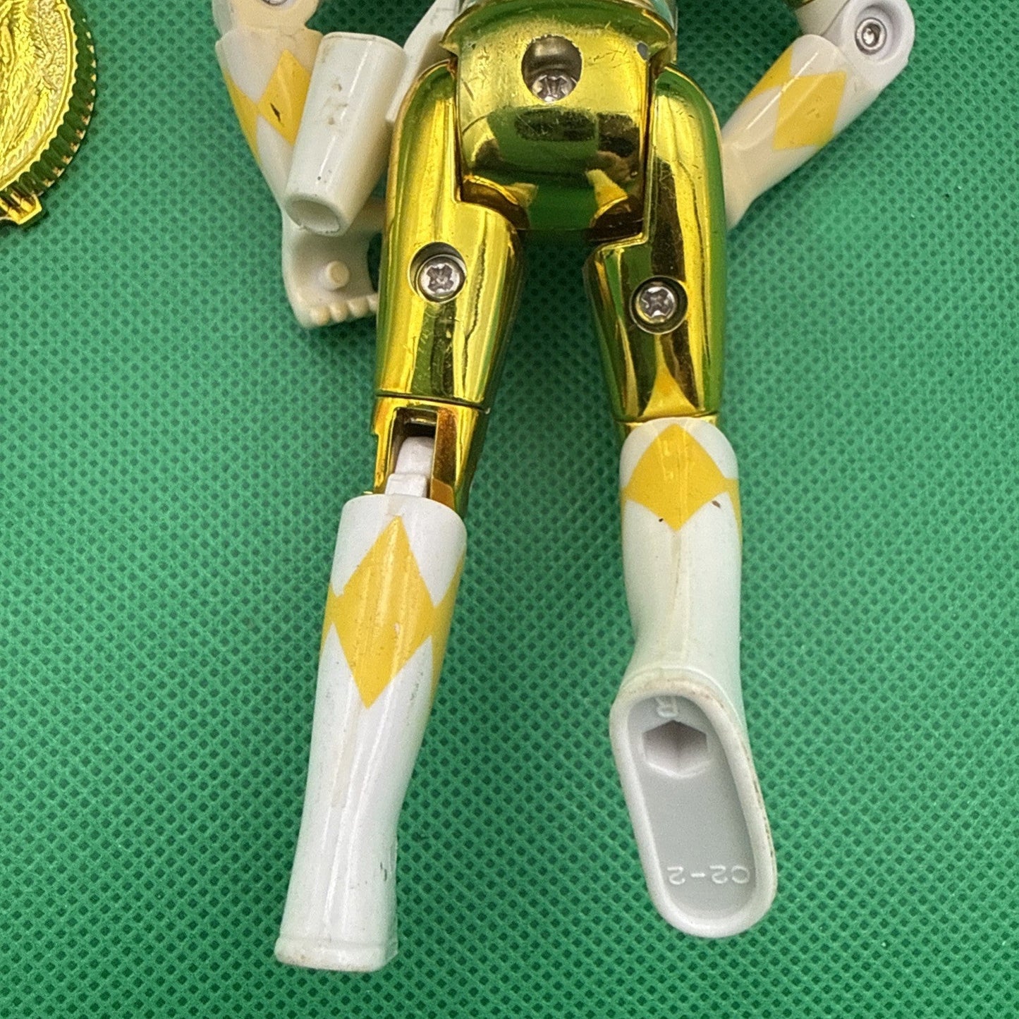 Mighty Morphin Power Rangers The Movie Metallic Yellow Ranger Figure - toyscardscomics