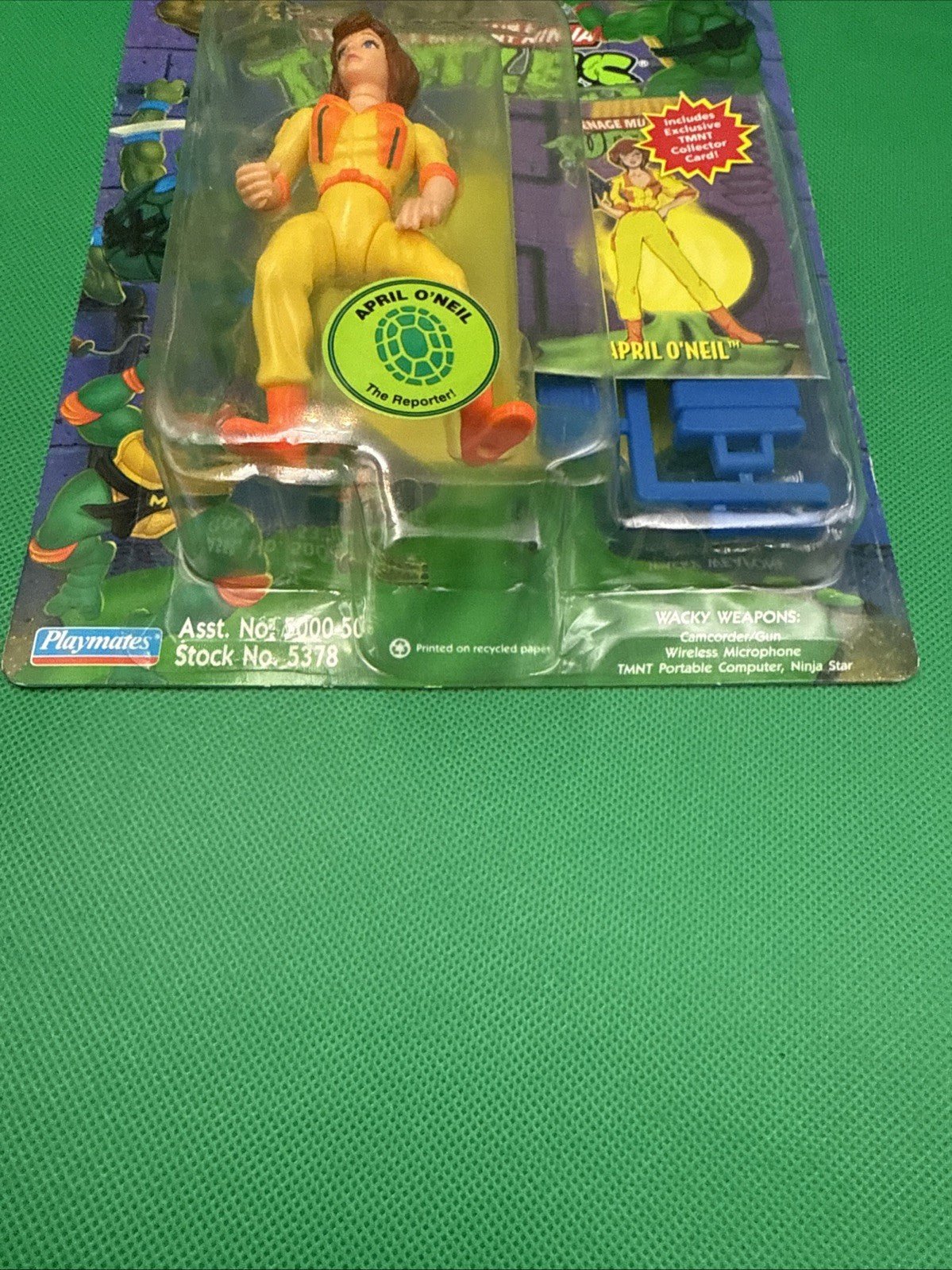 Playmates Teenage Mutant Ninja Turtles 1994 Heroes in a Half Shell April O’Neil - toyscardscomics