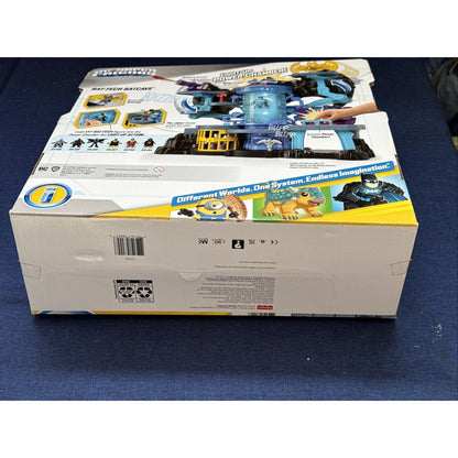 Fisher-Price Imaginext DC Super Friends Bat-Tech Batcave playset Batman LIGHT UP