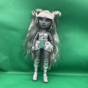 MGA Rainbow High Shadow High Luna Madison Fashion Doll Silver Grey
