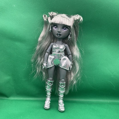 MGA Rainbow High Shadow High Luna Madison Fashion Doll Silver Grey