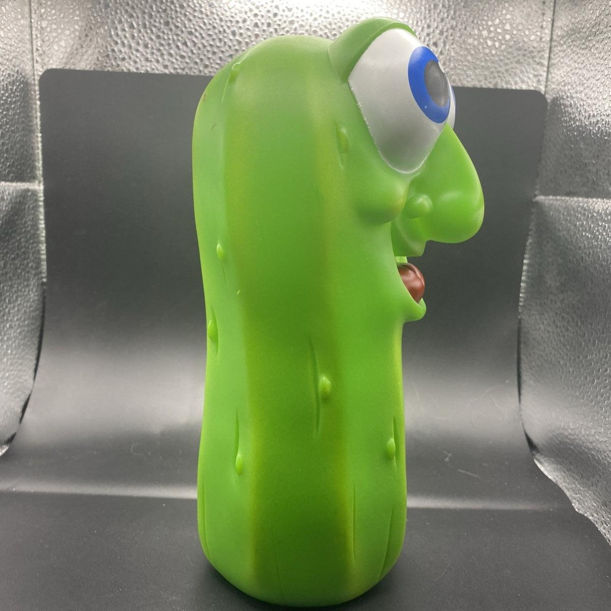 CP Toys Pass The Pickle Game with Pre-Programmed Music for 2 or More Players