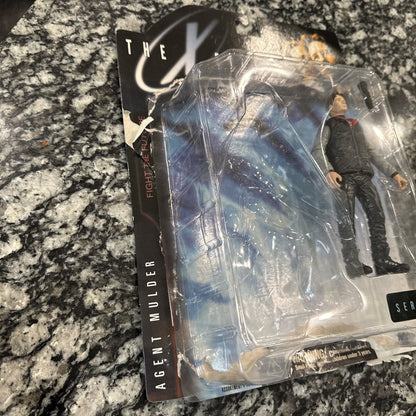 X Files Agent Mulder w/Alien Fight The Future Series 1 McFarlane Toys 1998 Spawn