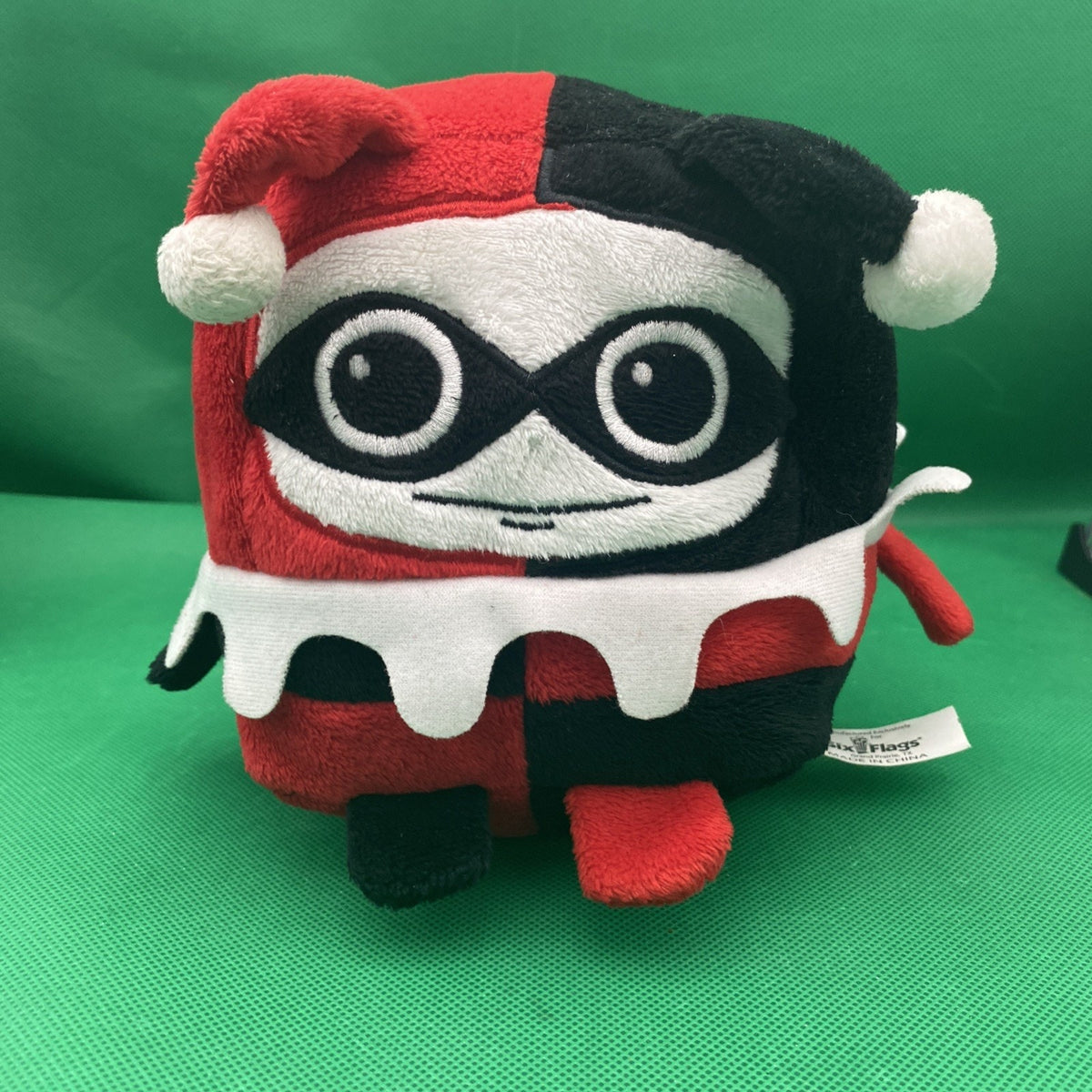 SIX FLAGS Exclusive DC Comics Batman HARLEY QUINN Kawaii Cube 9” Stuffed Plush