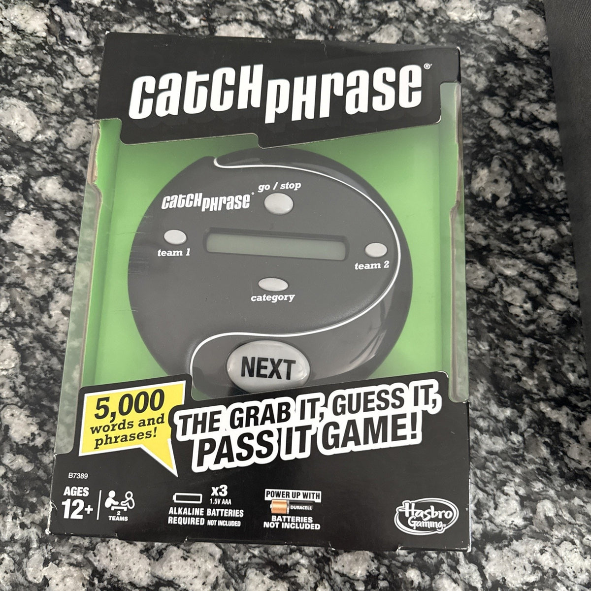 Hasbro Catch Phrase B7389 Handheld Electronic Party Game 5000 Words NEW 2016