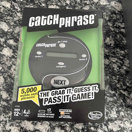 Hasbro Catch Phrase B7389 Handheld Electronic Party Game 5000 Words NEW 2016