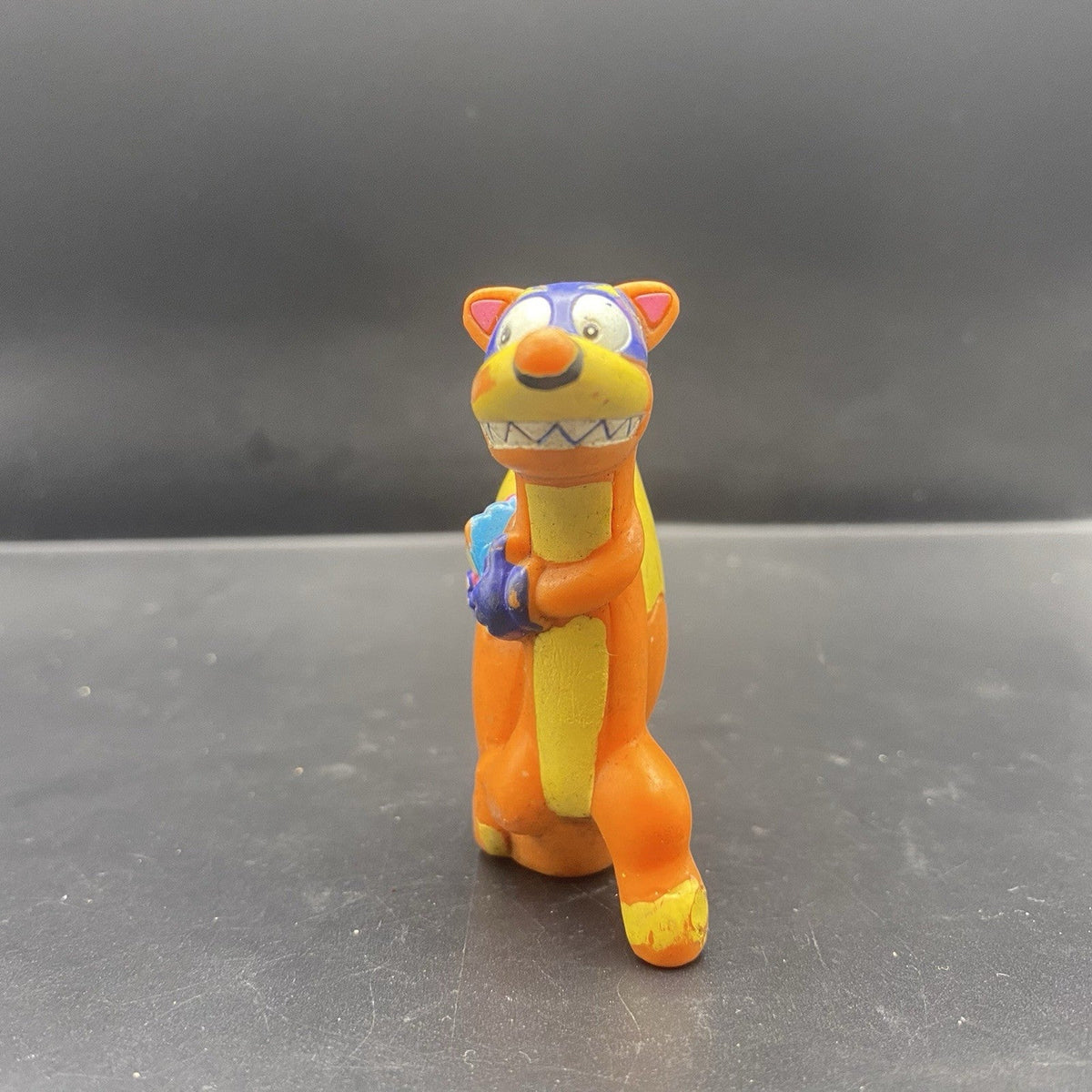 Swiper The Fox Dora The Explorer Mattel Fast Food Premium Toy 2002 Holding Cake