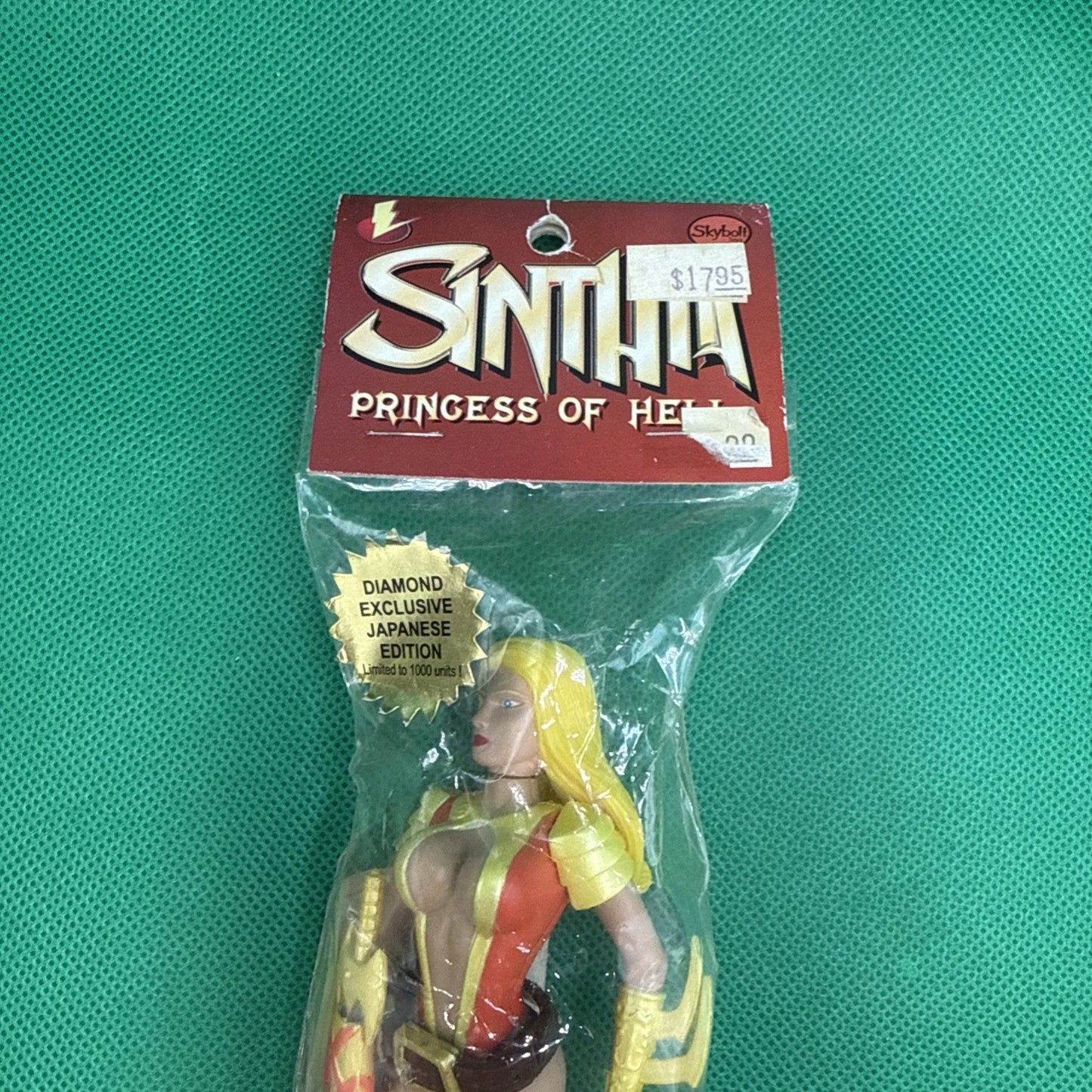 SINTHIA PRINCESS OF HELL FIGURE - LIMITED EDITION - 1998 - SKYBOLT TOYS -open