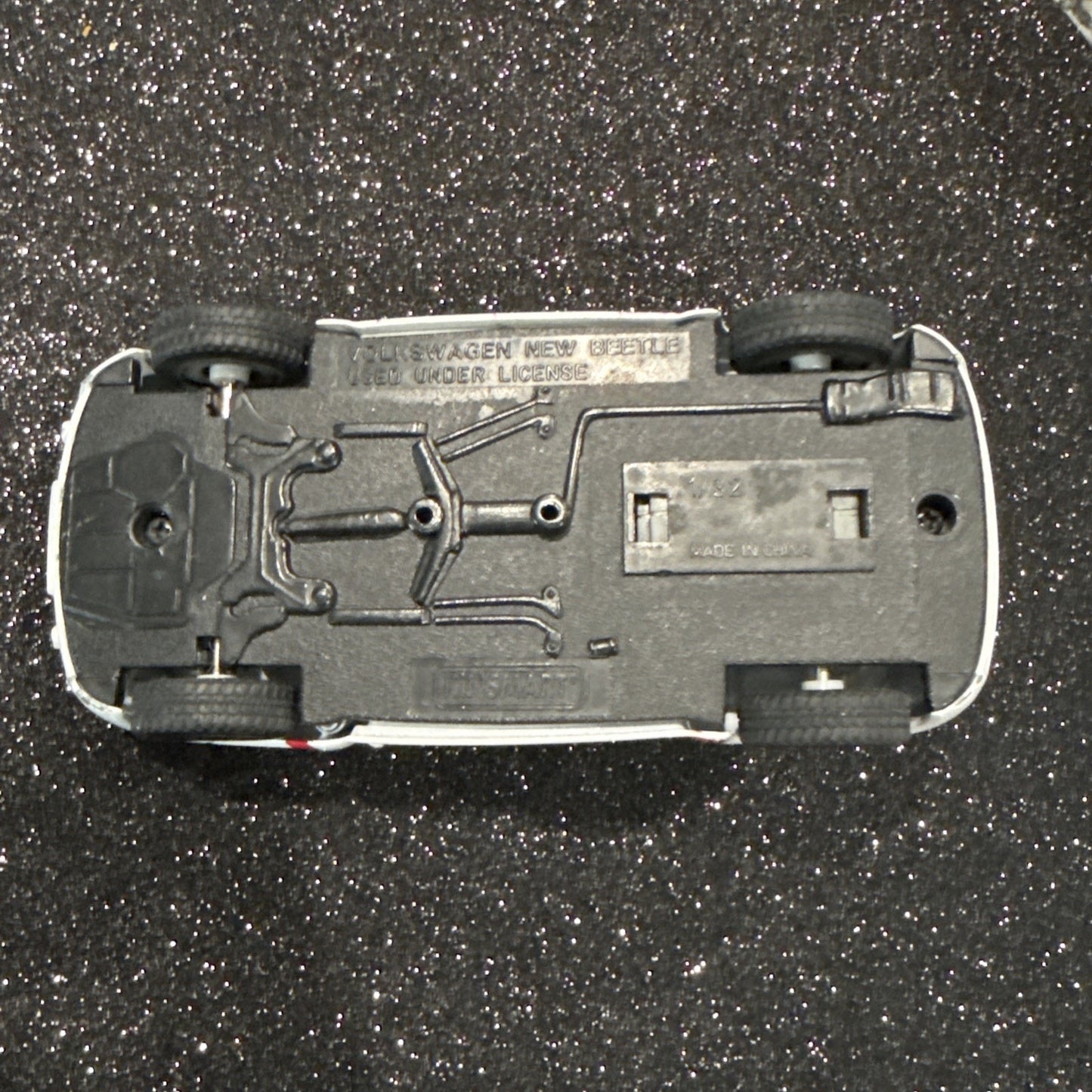 Kinsmart 1 / 32nd Volkswagen New Beetle, friction vehicle.