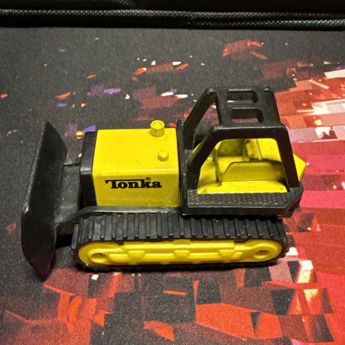 Vintage 1994 Tonka 1:64 Scale Diecast Metal Bulldozer 3.5"