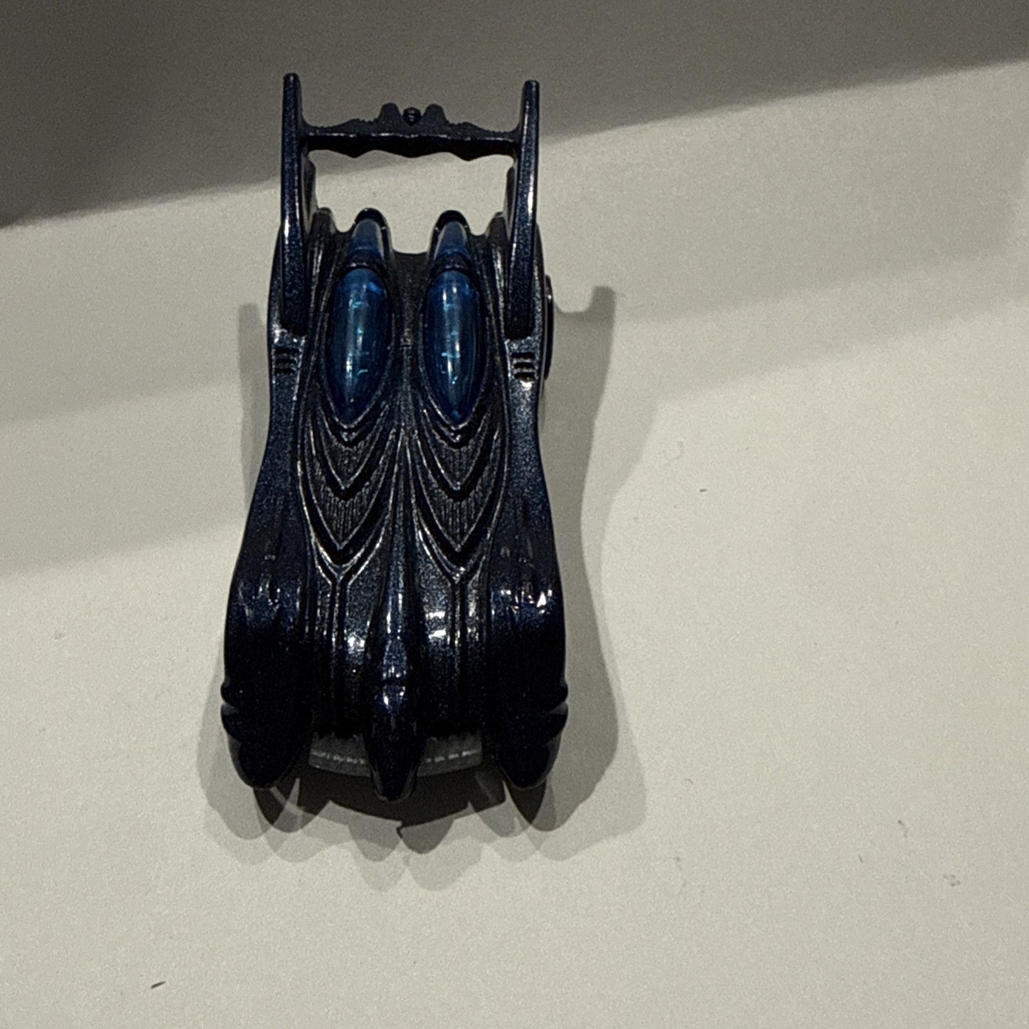 Hot Wheels 2004 DC Comics Batmobile (Blue Windows)