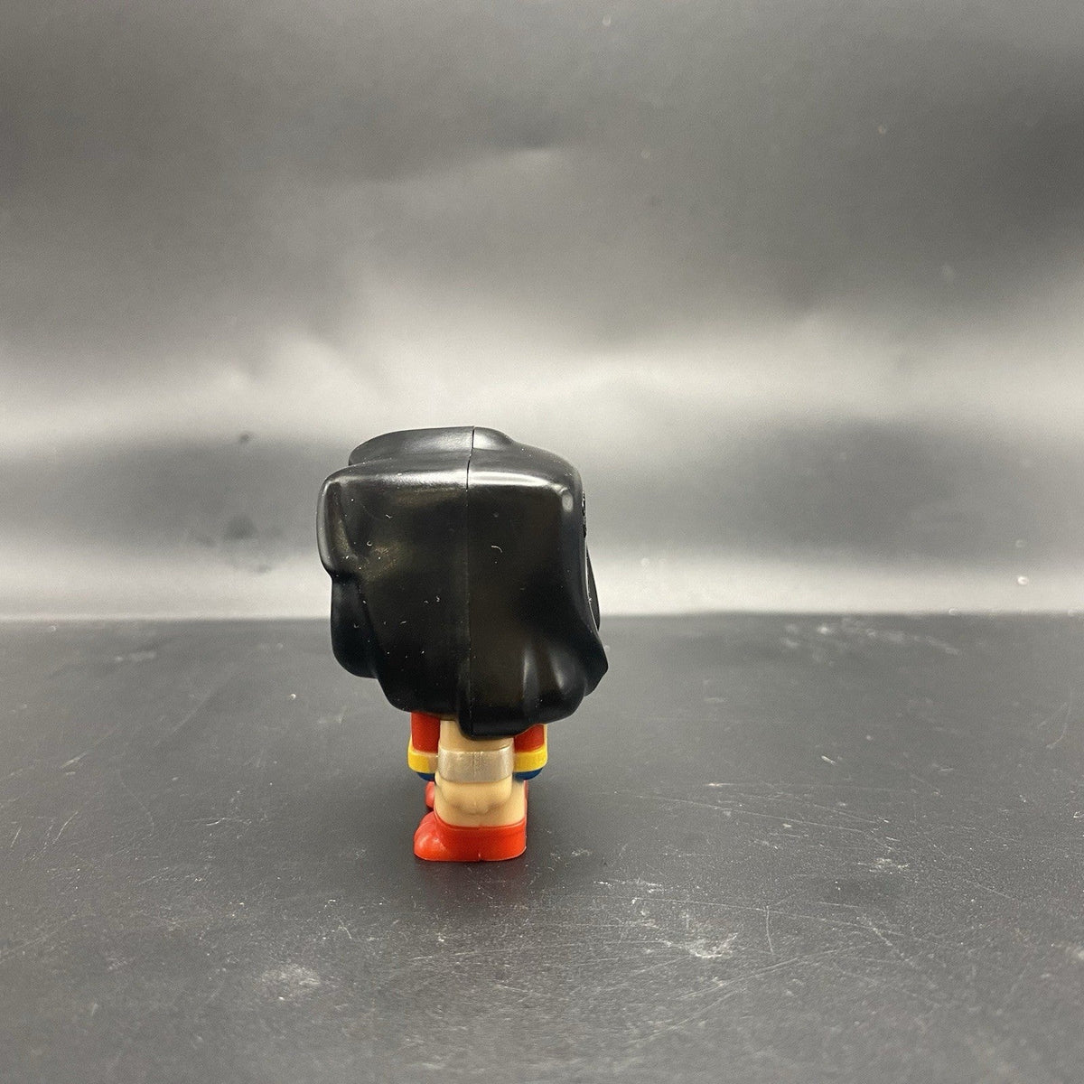 Wonder Woman Mini Plastic Figurine DC Comics Collectible Figure 1 Pack