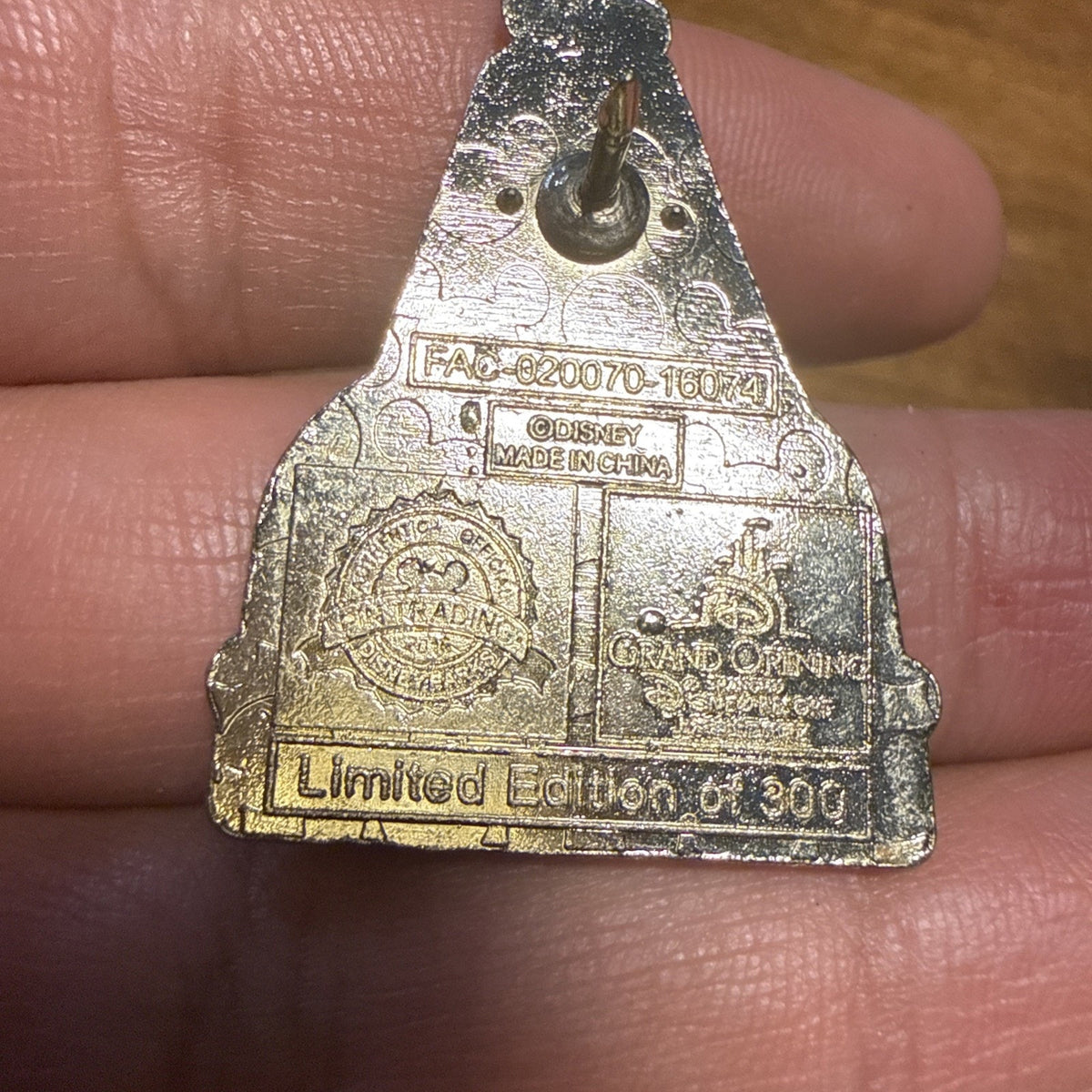 Disney Pin Shanghai Resort Grand Opening Spire Limited Edition 1/300