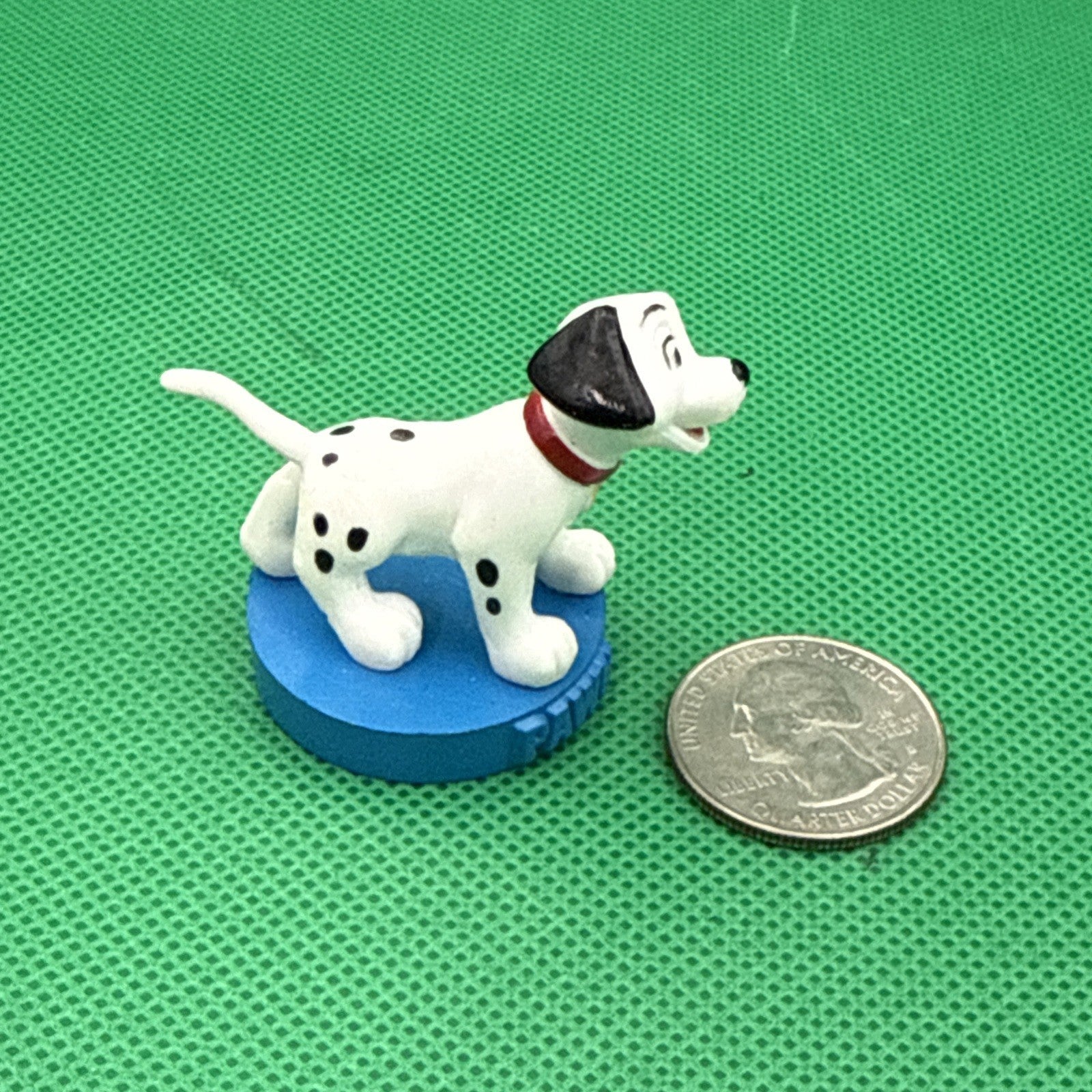 101 Dalmatians Pawn CHESS Piece from Collector Edition Hero Villains Part Disney - toyscardscomics