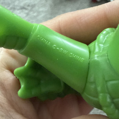 2003 Toy Quest Scream Stretchers McDonalds Green Monster Action Figure 5"