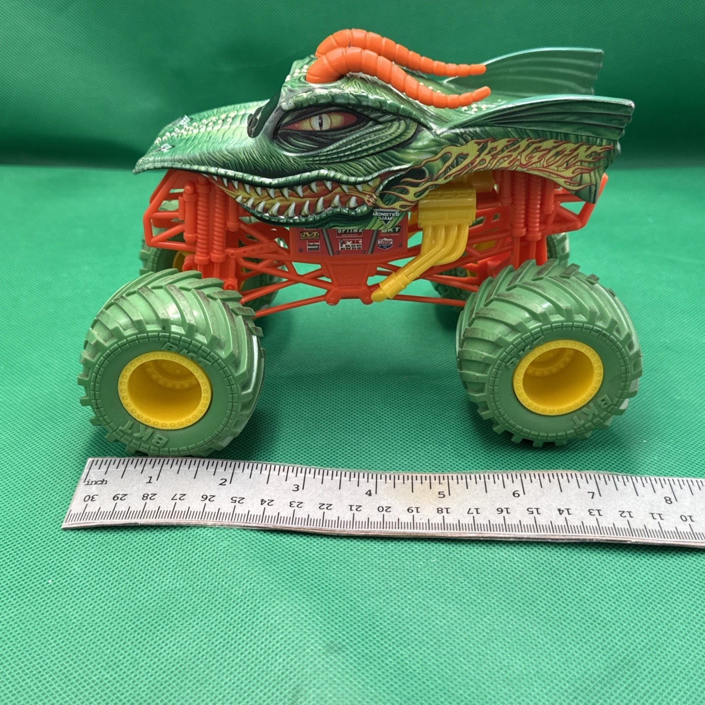 Spin Master 1:64 Scale Monster Jam Green Dragon Monster Truck (Loose)