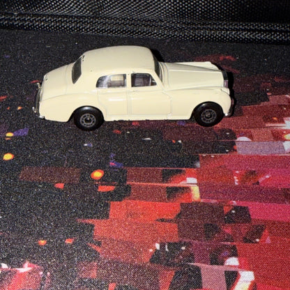 1985 Matchbox White Rolls Royce Silver Cloud, Made in Macau, 1:69 scale Diecast