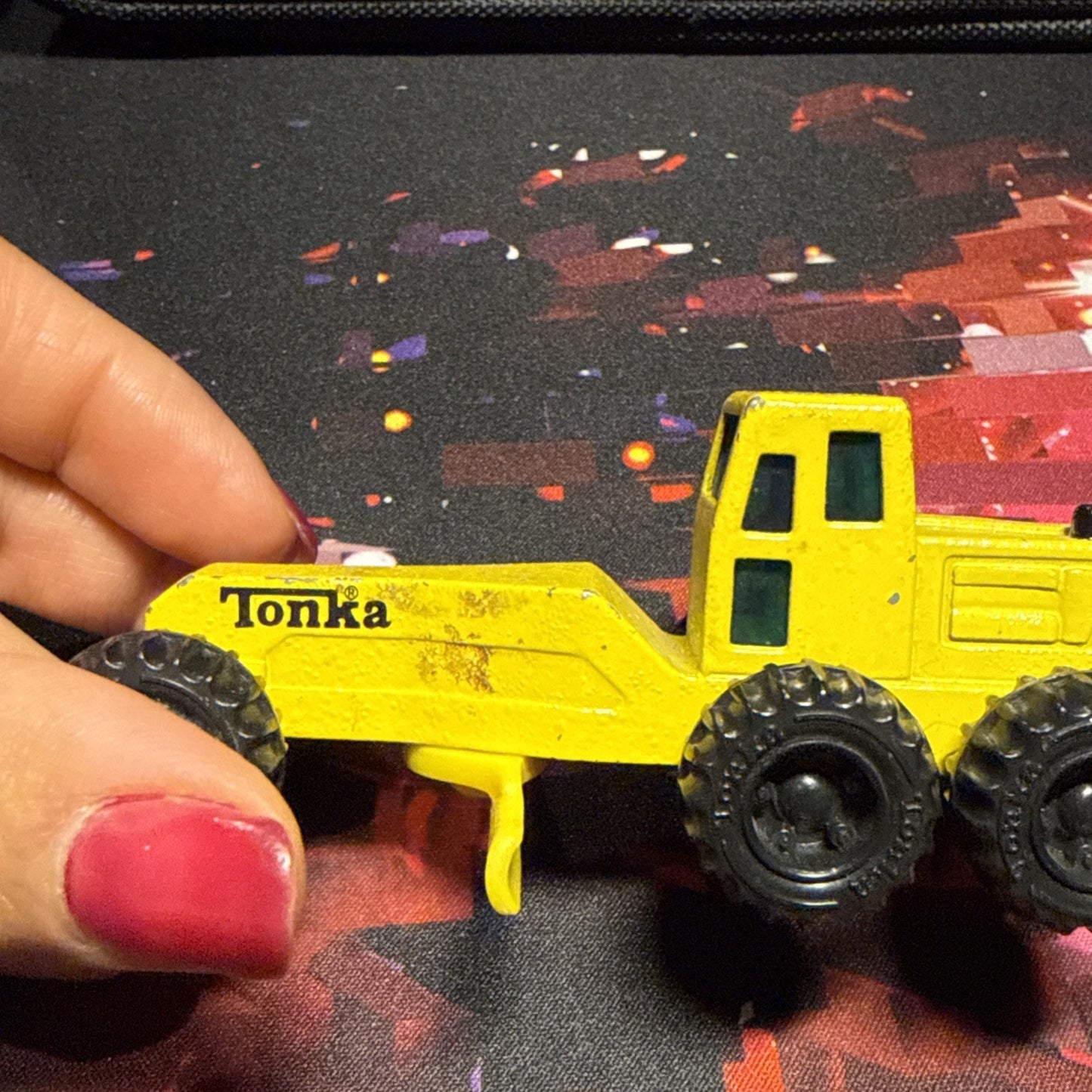 Vintage 1994 Mini Yellow Tonka Die Cast Road Grader Construction Used Toy 3.5"