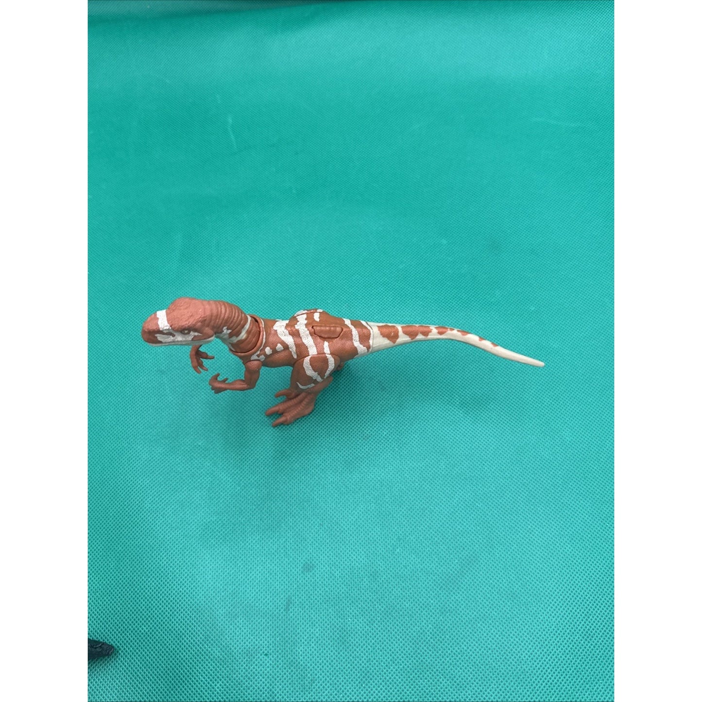 Jurassic World Dominion Atrociraptor Red Figure