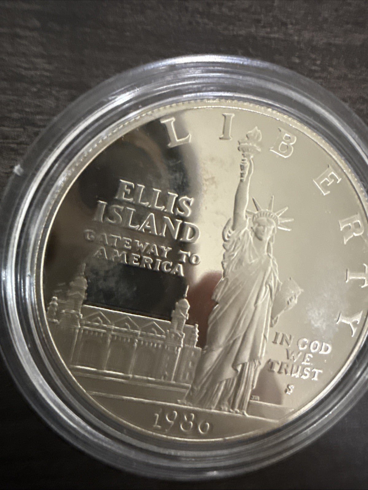 1986 - S Capsuled Ellis Island Gateway to America US Silver Dollar Liberty - toyscardscomics