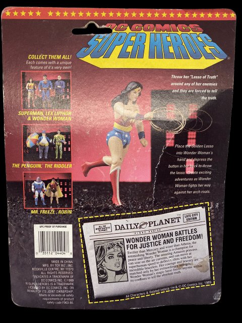 1989 - DC Comics Super Heroes "Wonder Woman" by Toy Biz - MOC - toyscardscomics