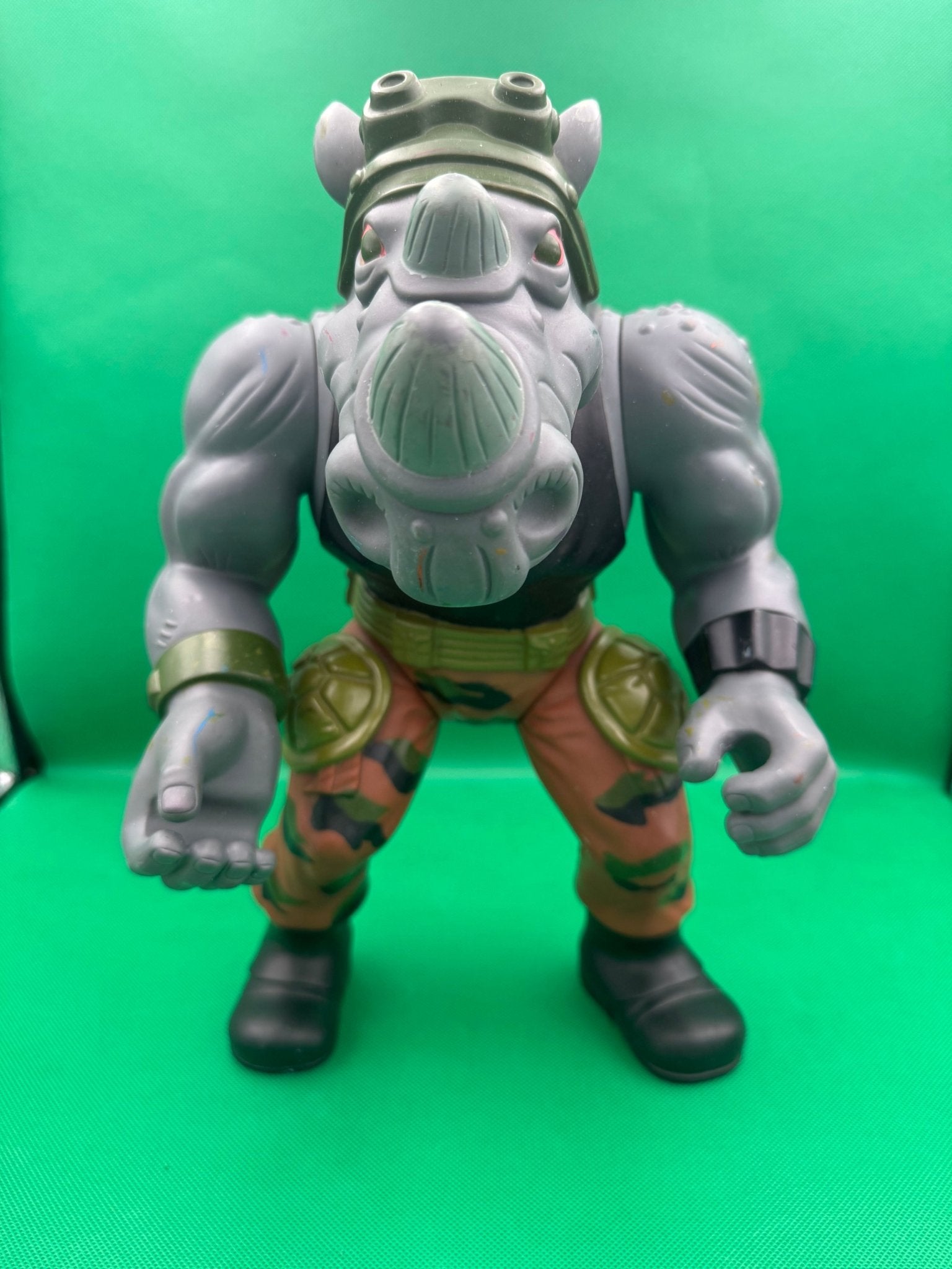 1990 Playmates TMNT Giant Rocksteady Teenage Mutant Ninja Turtles 13" - toyscardscomics