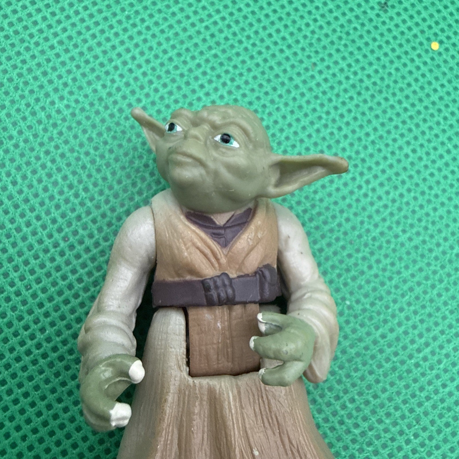 1995 STAR WARS POWER OF THE FORCE YODA 3.75" Figure - toyscardscomics