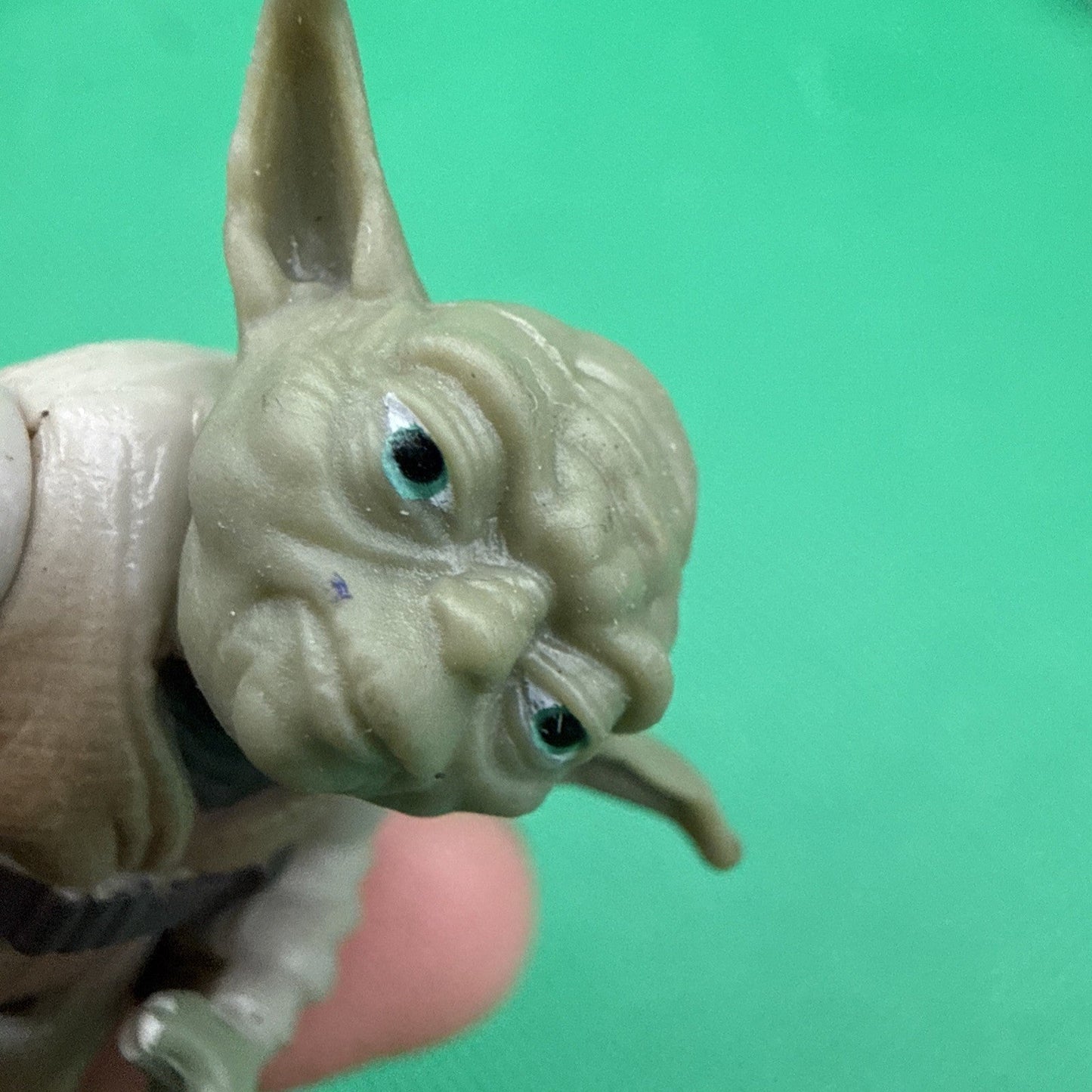 1995 STAR WARS POWER OF THE FORCE YODA 3.75" Figure - toyscardscomics
