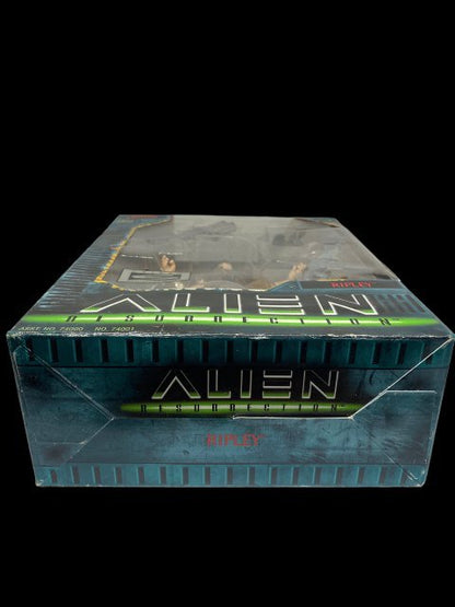 1997 - Alien Resurrection "Ripley" Hasbro Signature Series by Kenner Toys - MOC in Box - toyscardscomics