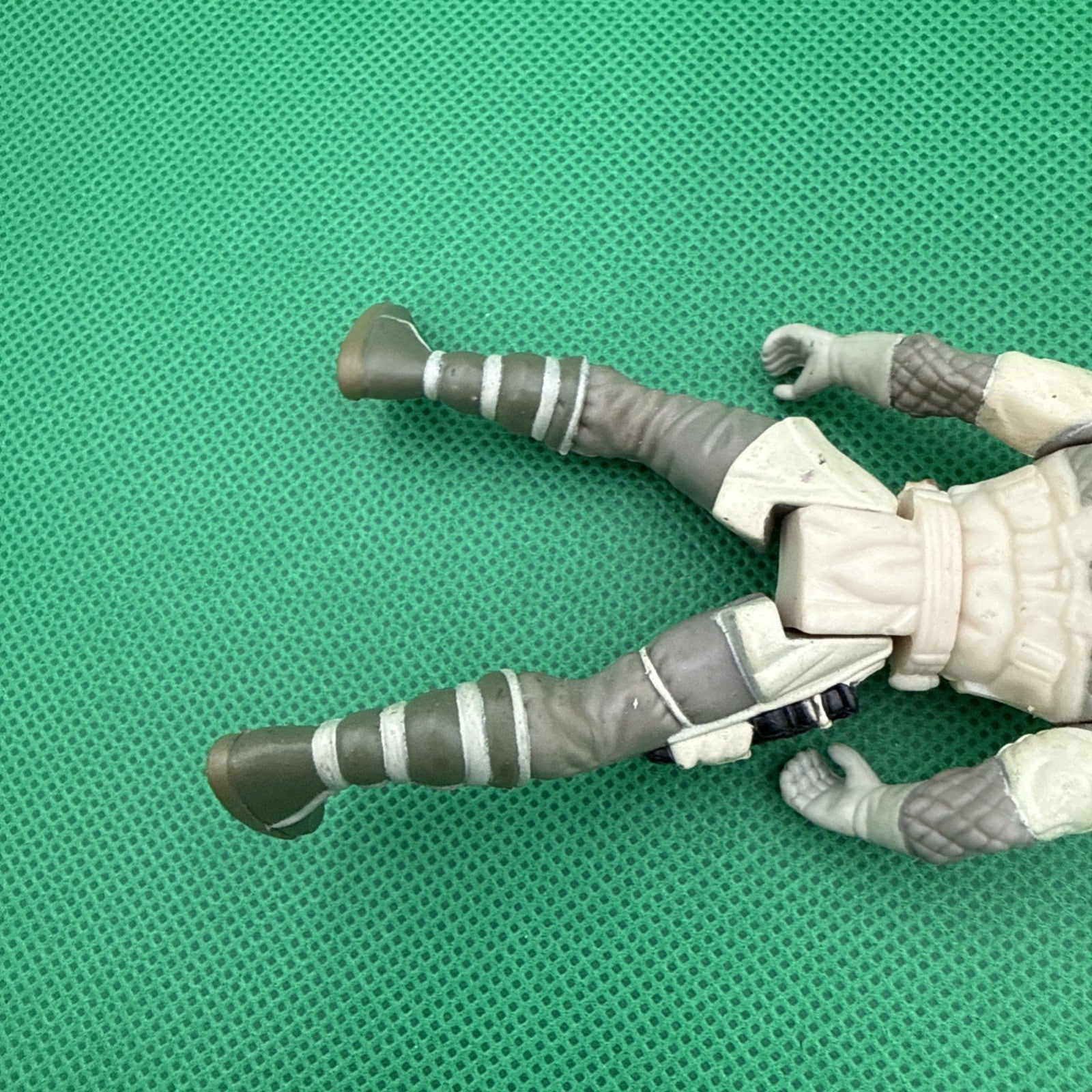 1997 Star Wars Hasbro HOTH REBEL TROOPER 3.75" Action Figure - toyscardscomics