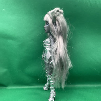 MGA Rainbow High Shadow High Luna Madison Fashion Doll Silver Grey