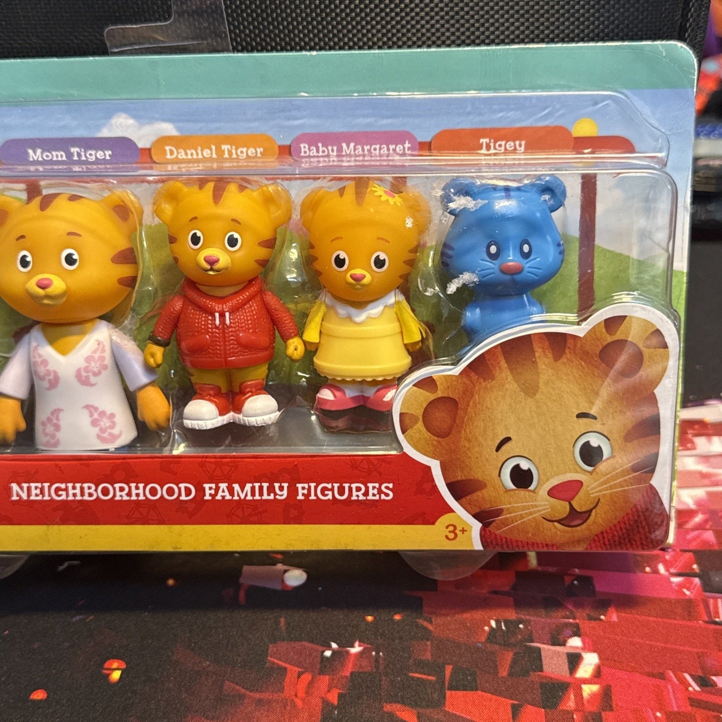 Daniel Tiger's Neighborhood Friends Family Figure 5 Piece Set NEW
