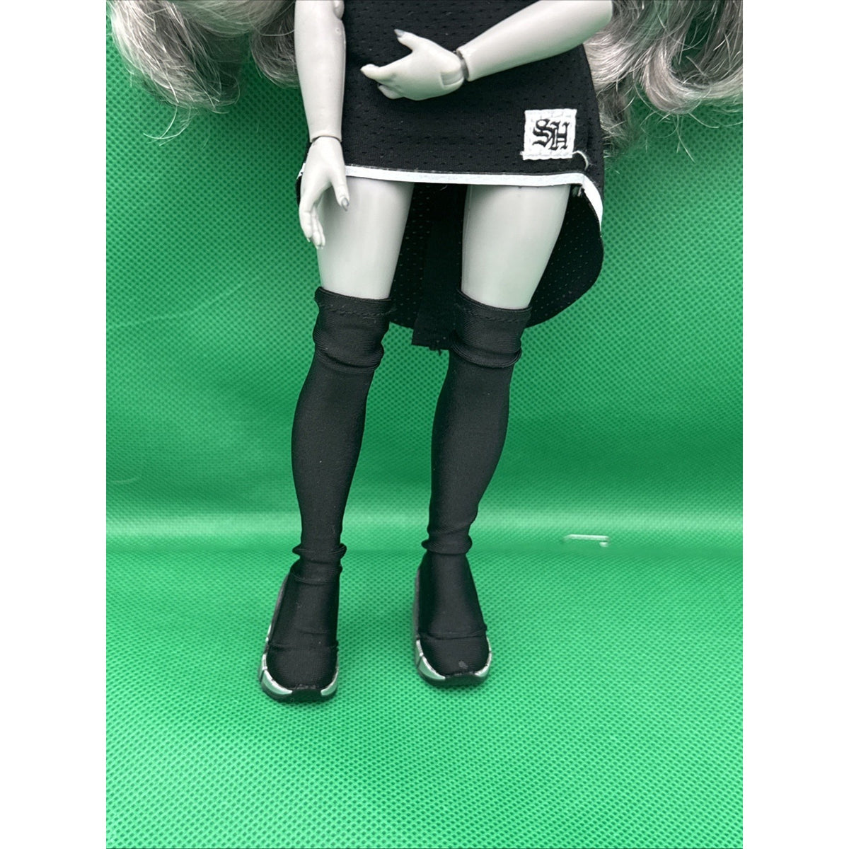 Rainbow High Nicole Steel Grayscale Fashion Shadow High Doll Athletic Attire