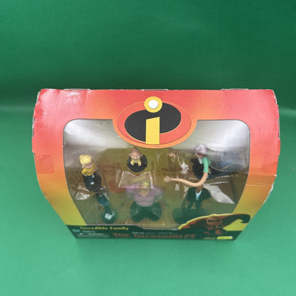 2003 Disney pixar: Incredible Battle Figures New in Package Some Wear - toyscardscomics