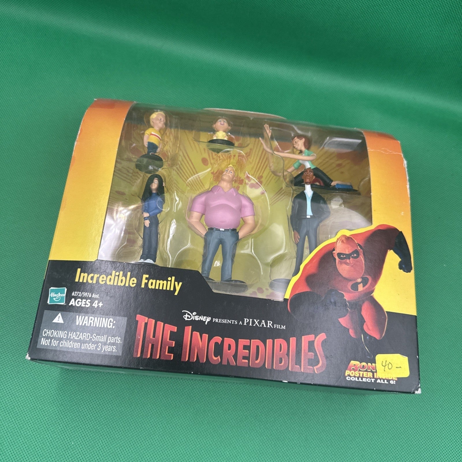 2003 Disney pixar: Incredible Battle Figures New in Package Some Wear - toyscardscomics