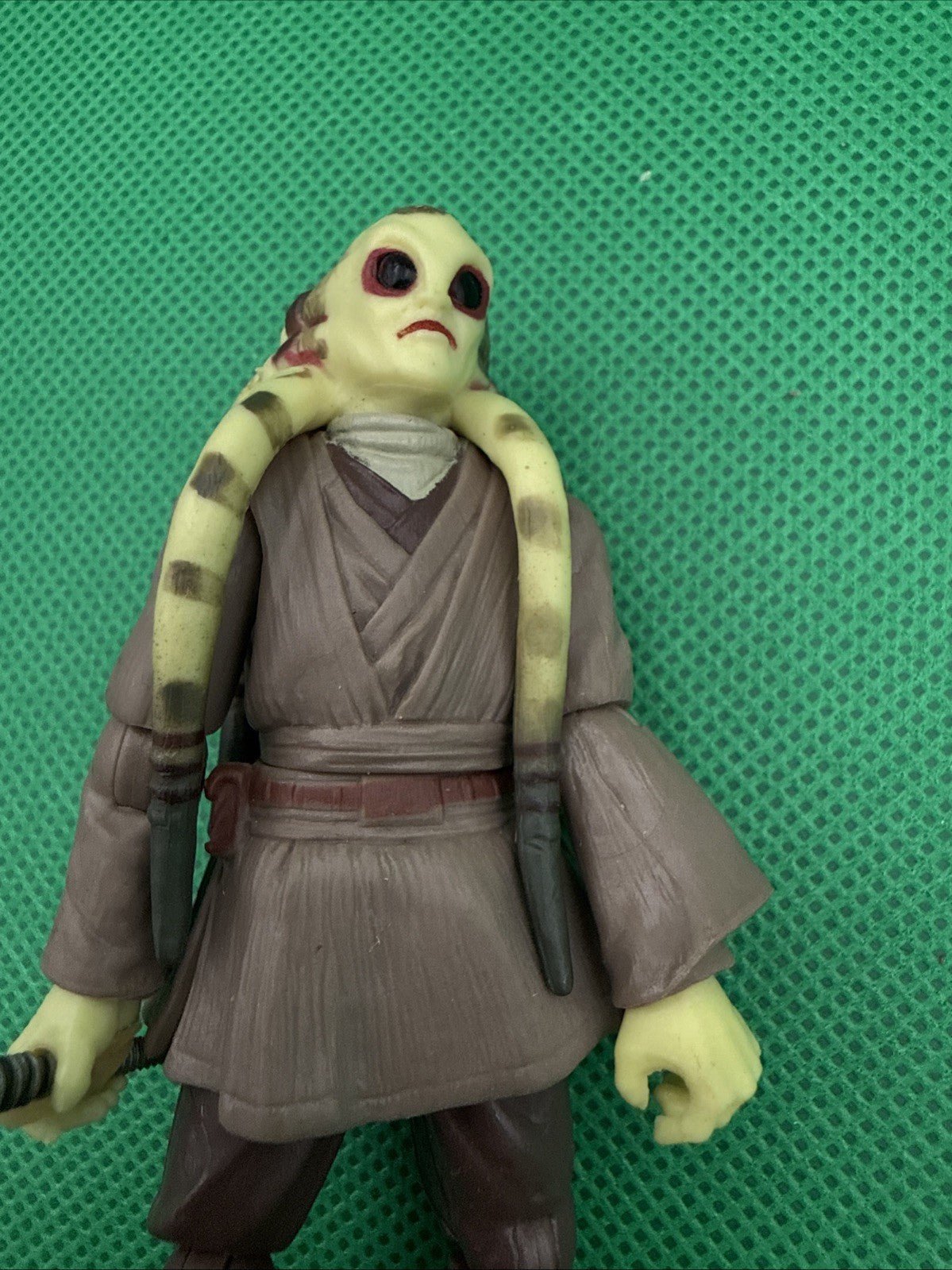 2004 STAR WARS KIT FISTO JEDI MASTER 3.75” ADJUSTABLE LOOSE ACTION FIGURE - toyscardscomics