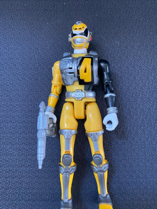 2005 Bandai Sound Yellow Sentei Power Ranger Articulated (14x5, 5cm) Figure - toyscardscomics