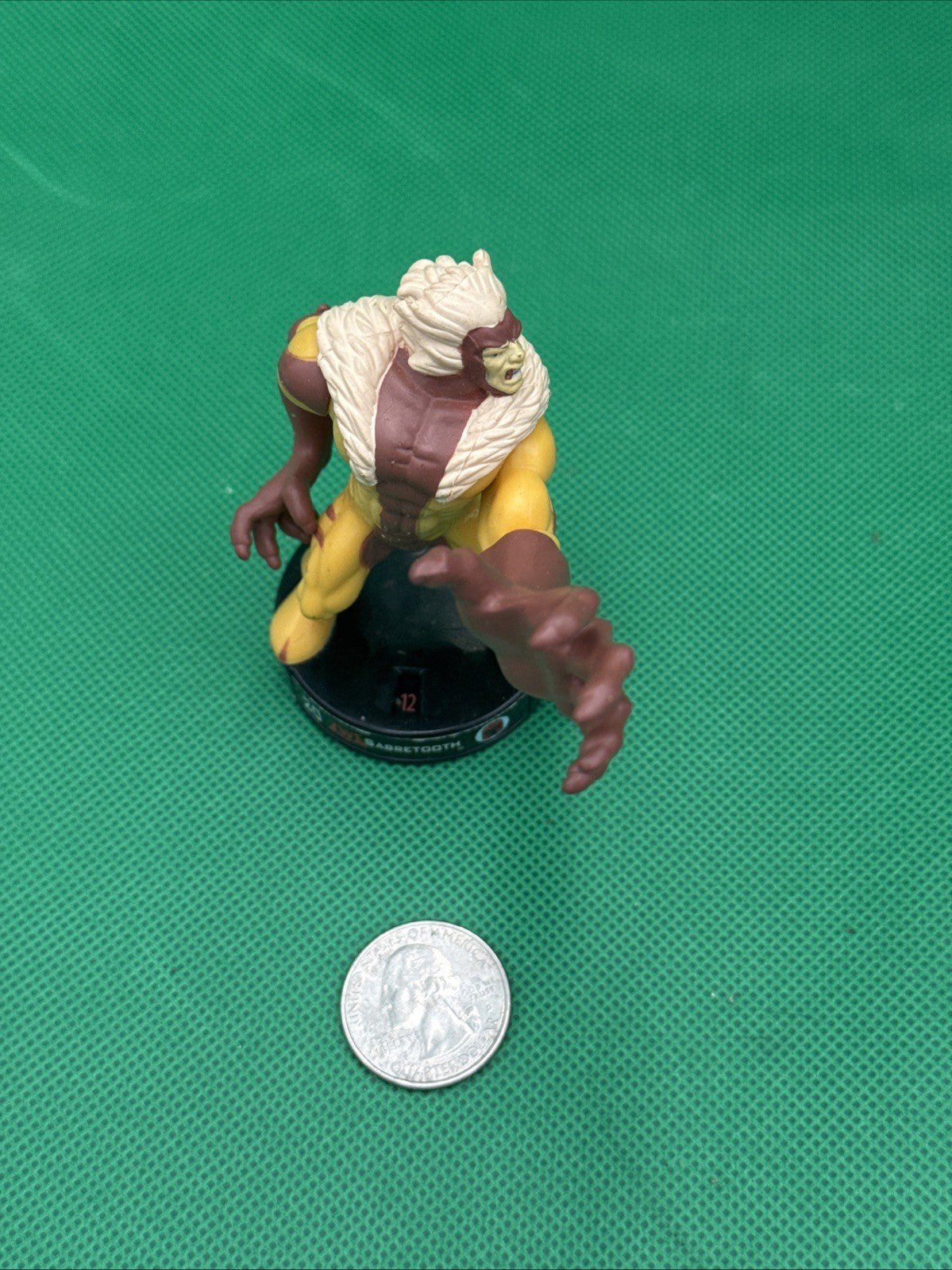 2006 Marvel Hasbro Attacktix Sabertooth Game Figure Vg - toyscardscomics