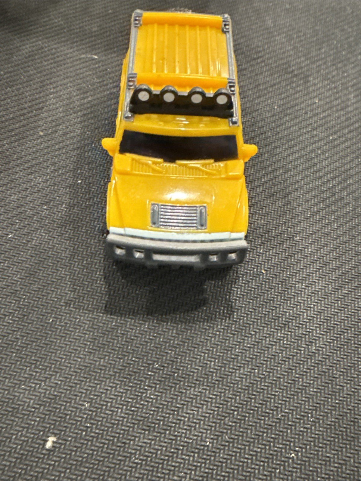 2006 McDonald's Happy Meal Yellow Hummer Loose TM GM M5H - toyscardscomics