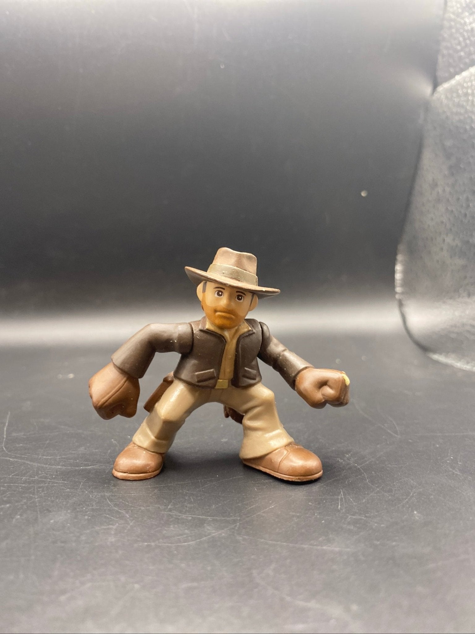 2008 Indiana Jones w/ Hat & Gloves 2.25" Hasbro Adventure Heroes Action Figure - toyscardscomics