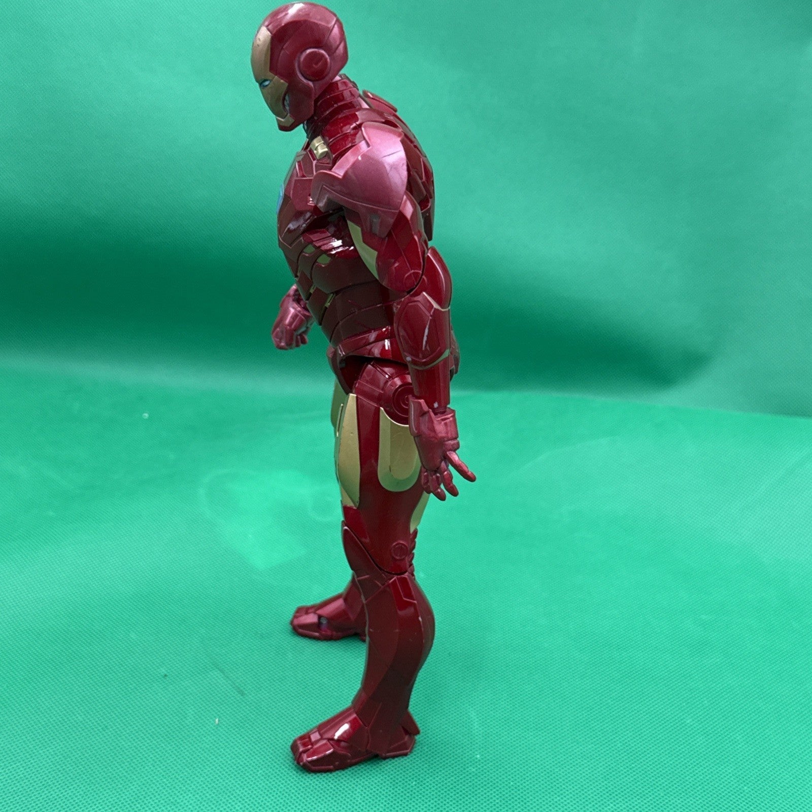 2010 Marvel Hasbro Combat Talking Iron Man 10" Action Figure - toyscardscomics