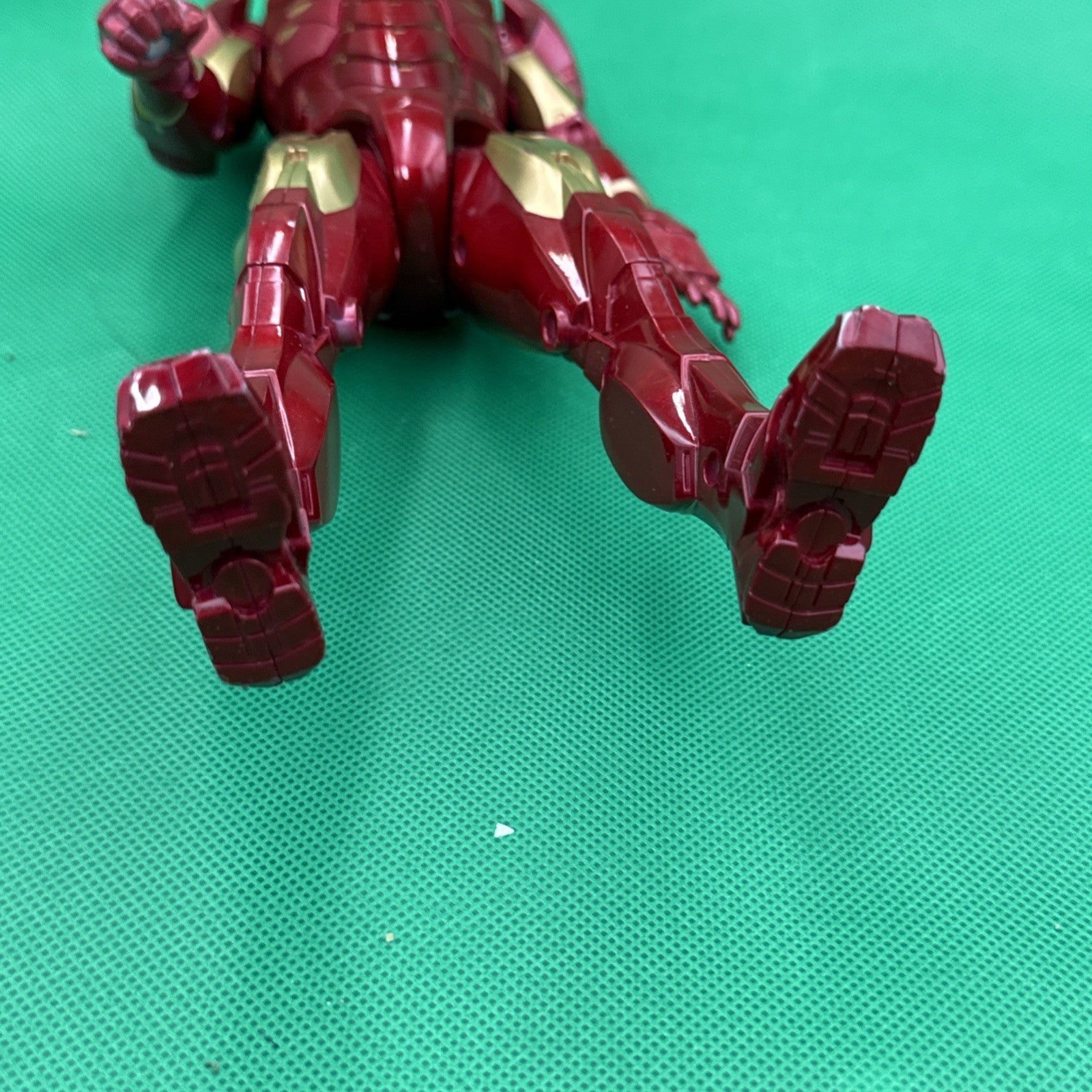 2010 Marvel Hasbro Combat Talking Iron Man 10" Action Figure - toyscardscomics