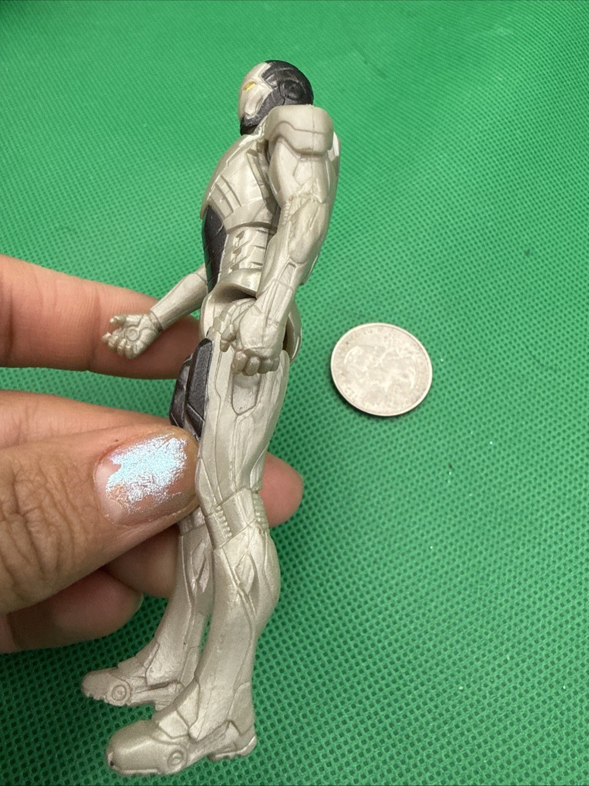 2011 Hasbro Iron Man Action Figure Gray Avengers - toyscardscomics