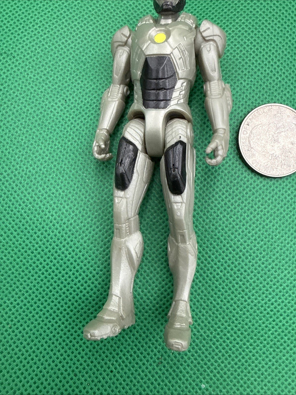 2011 Hasbro Iron Man Action Figure Gray Avengers - toyscardscomics