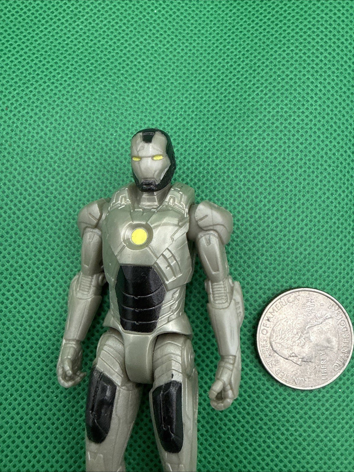2011 Hasbro Iron Man Action Figure Gray Avengers - toyscardscomics
