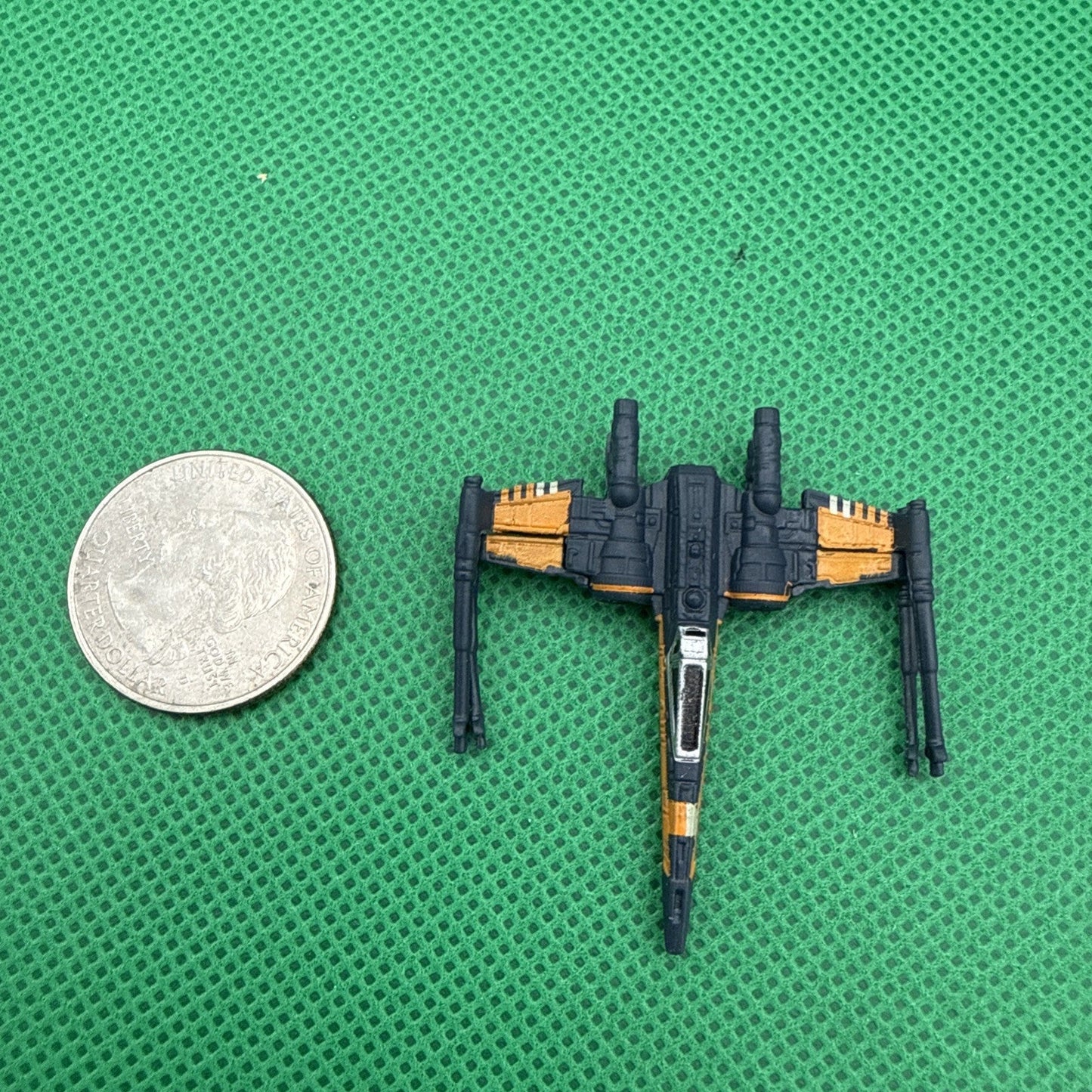 2014 Hot Wheels Star Wars Starships Poe's X - Wing Die Cast Vehicle - toyscardscomics